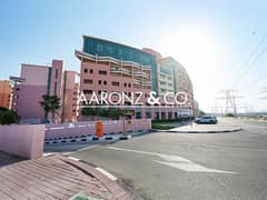 Spacious Studio Close to Metro - Vacant Soon