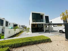 Single Row | Vacant | Stand Alone Villa with Maidsroom