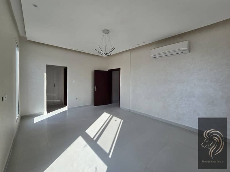 9 629ab163-a137-40db-9daf-ef39b2bdf45d. jpg