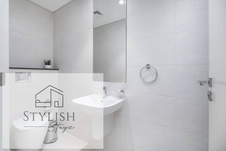 16 avanti guest bathroom. jpg