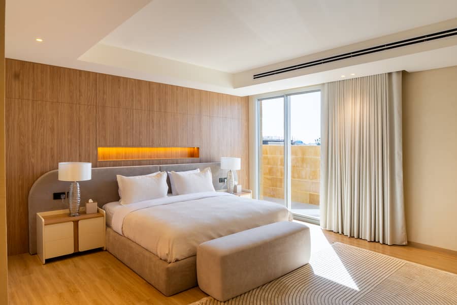10 Bedroom 1. jpg