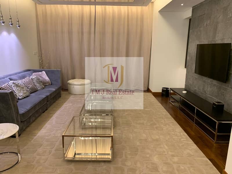 4BR VILLA IN PICCADILLY 4BR VILLA IN PICCADILLY