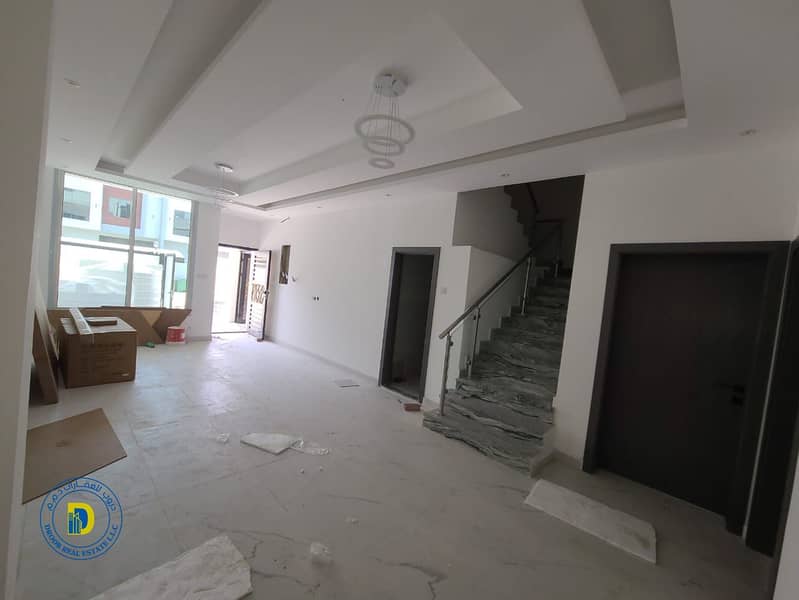For sale: Unmissable opportunity! 5-bedroom townhouse with a roof ...