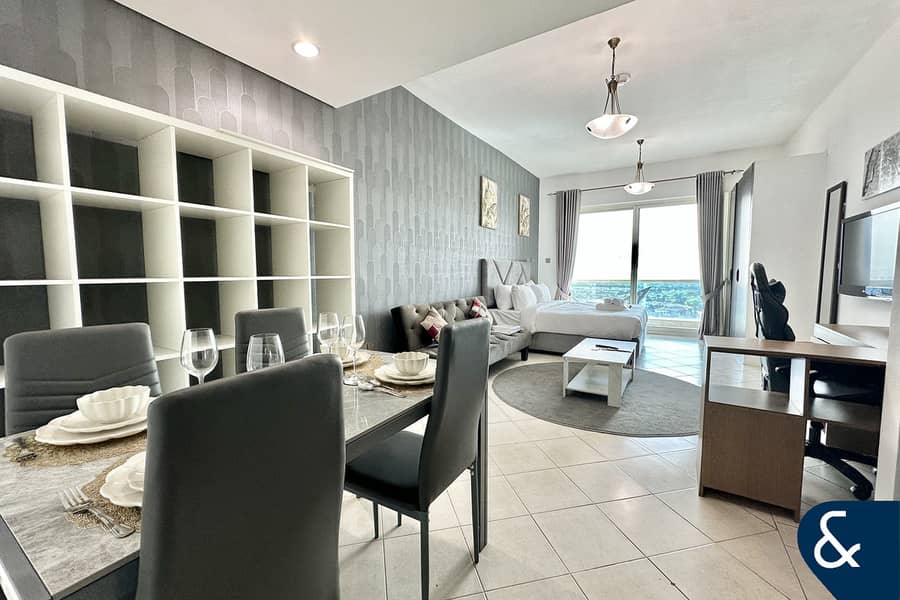 Large Studio | Golf Course Views | Vacant Large Studio | Golf Course Views | Vacant