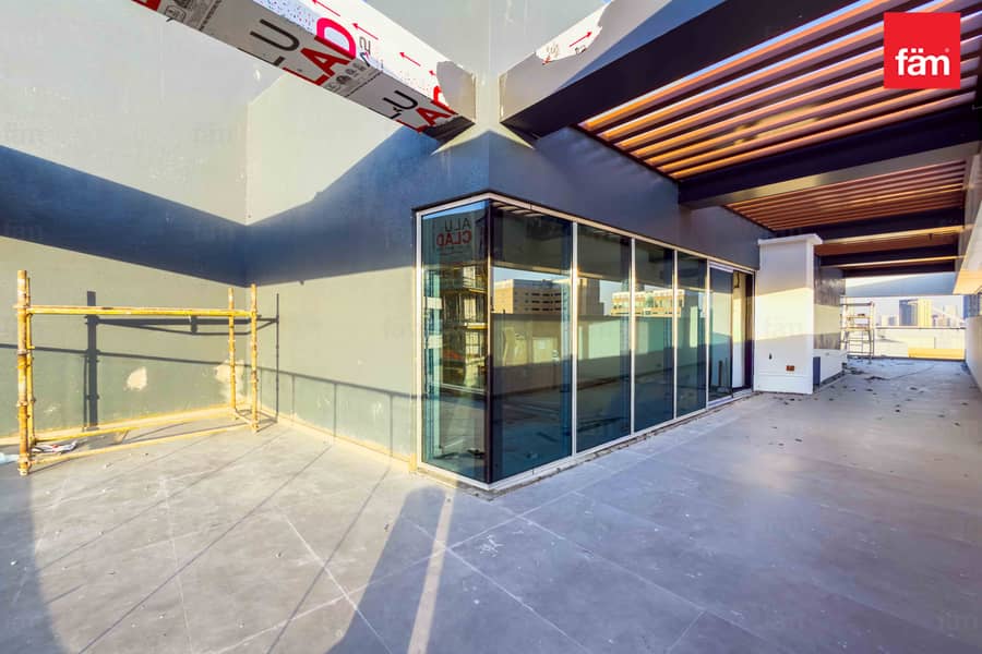 Spacious 2BR | TopFloor Corner | JVC | Maid - Image 2