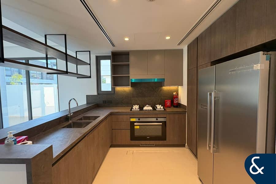 Full Upgrade | Open Kitchen | Green Belt - Image 3