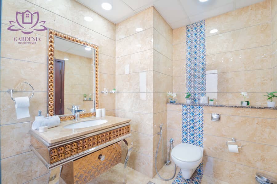 14 Bath 1 1. jpg
