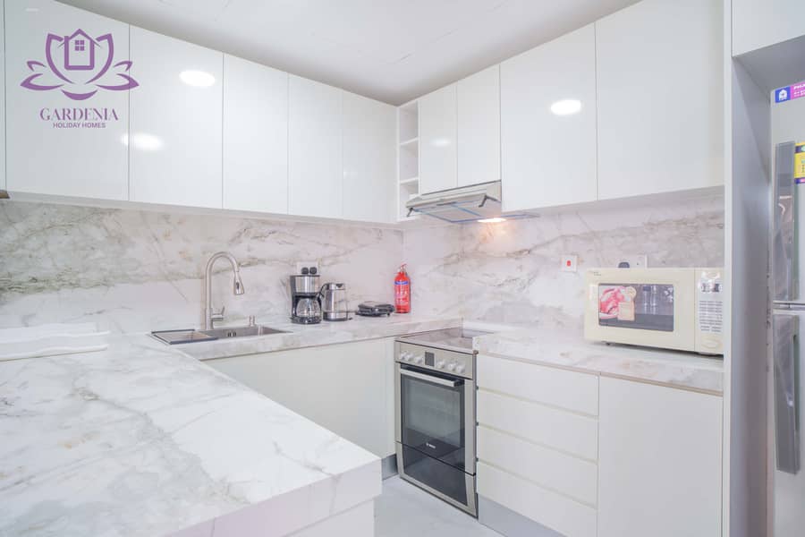 24 Kitchen 1. jpg