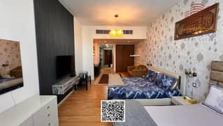 استديو مميز طابق مرتفع اطلالة جزئية على البحر