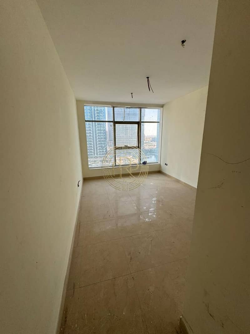 Premium Apartment I Contemporary Design & Comfort - Image 4