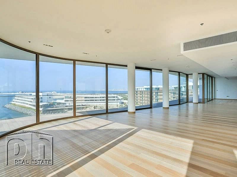 4 Stunning Full Floor Penthouse with Private pool