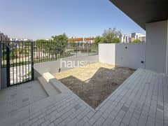 Main Park | Close To Pool | Exclusive | Ready