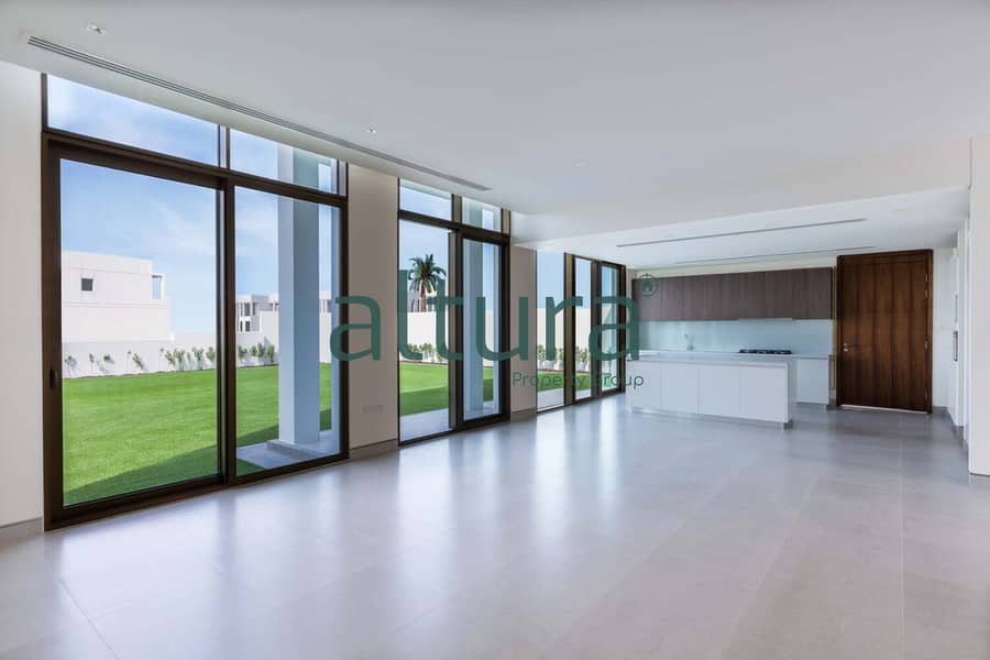 V4 Executive | Great Value Deal | Handed Over - Image 6