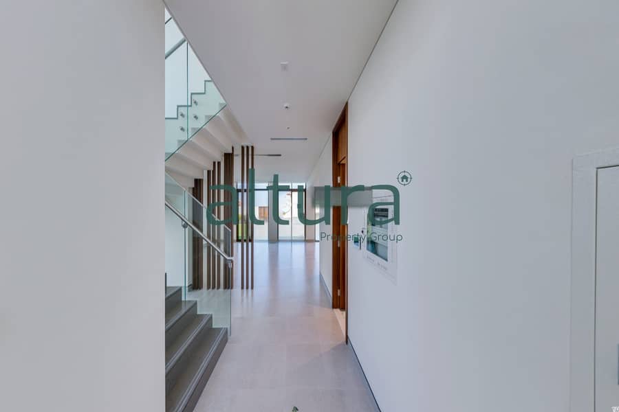 V4 Executive | Great Value Deal | Handed Over - Image 8