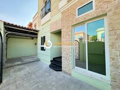 فیلا في عباية مول،مردف 3 غرف 140000 درهم - 13945190