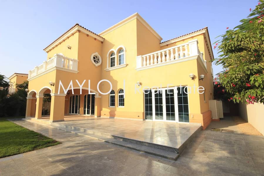 Beautifully Fully Customized 5 Bed Villa