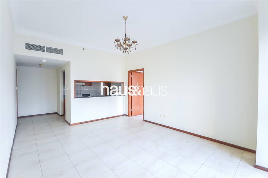 City Views | Unfurnished | Fitted Kitchen