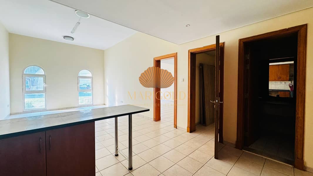 SPACIOUS | VACANT | CLOSE TO METRO SPACIOUS | VACANT | CLOSE TO METRO