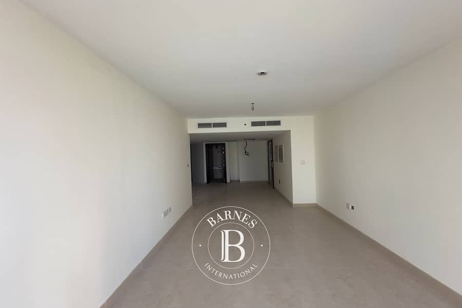 Full Lake View | Walk to Metro | Vacant - Image 3