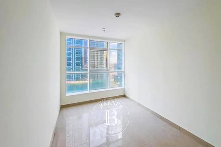 Full Lake View | Walk to Metro | Vacant - Image 5