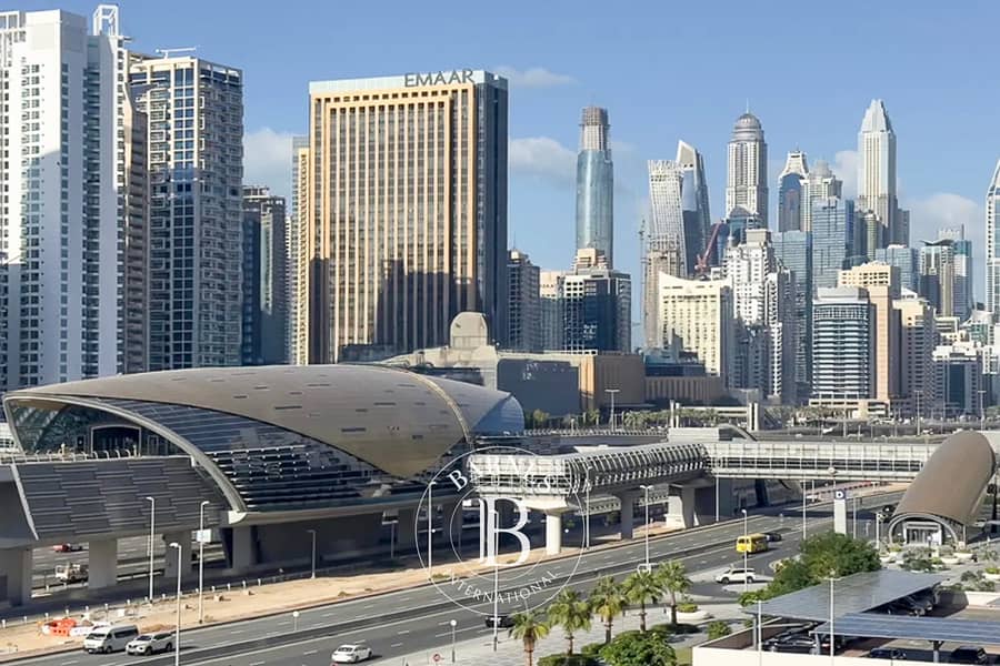 Full Lake View | Walk to Metro | Vacant - Image 10