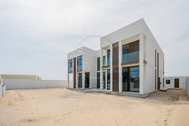 √Exclusive V-5 SELECT! VACANT | Partial Sea View√