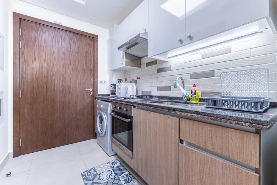 5 Kitchen 2. jpg
