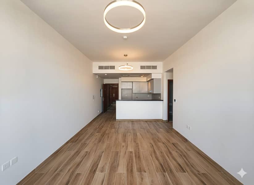 Book now Luxury Apartment Brand New BUILDING