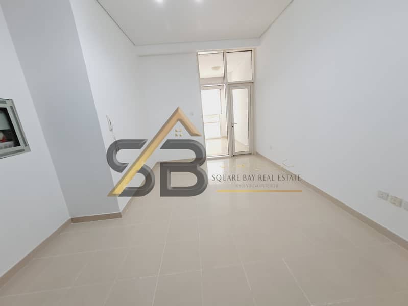 Superior and Spacious Studio Apartment Close to Central Mall All Facilities