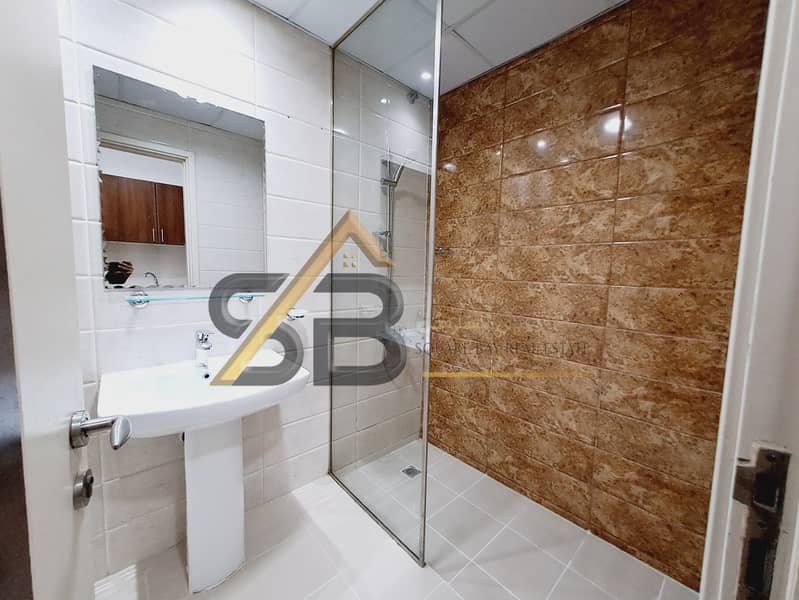 Superior and Spacious Studio Apartment Close to Central Mall All Facilities - Image 7