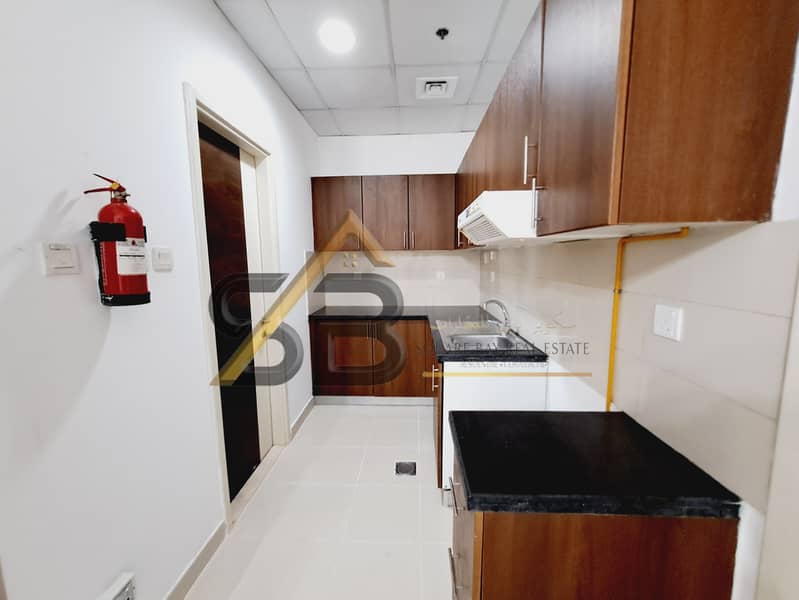 Superior and Spacious Studio Apartment Close to Central Mall All Facilities - Image 8