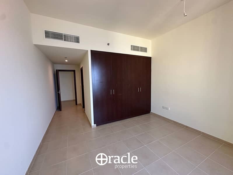 Sea View | all rooms with bath - Image 9