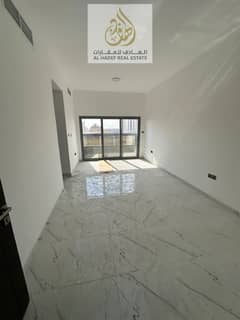 الايجار سنوي في عجمان منطقة الجرف3 قريب من السوق الصيني وقريب من مركز سبيد للسيارا البنايه جديد اول سكن عائلات غرفه وصاله خزانات بالحوائط 2 حمام