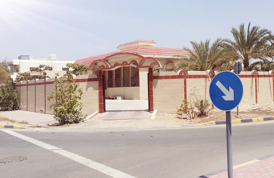 Villa for sale on the bitumen street area of 13 thousand feet for a mosque