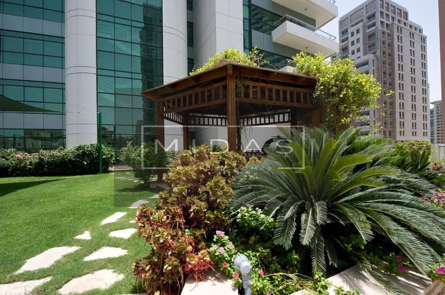 Prime Location I City View I Serviced I Balcony