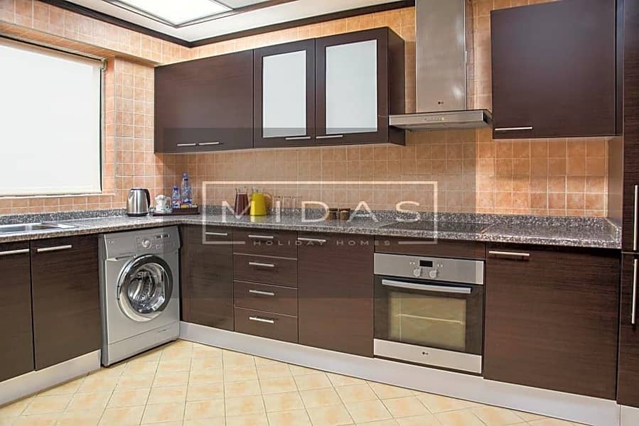 Prime Location I City View I Serviced I Balcony