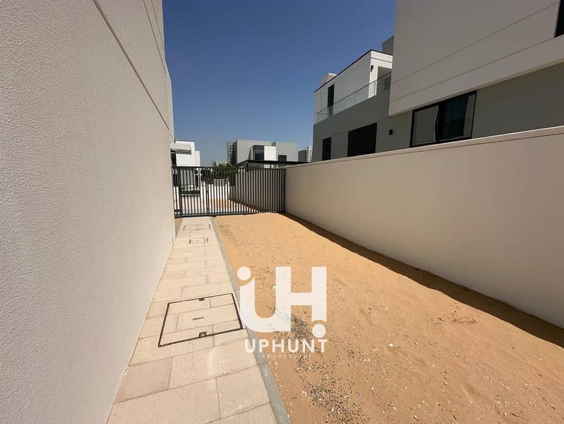 POOL+DRIVER ROOM + LARG SINGAL ROW NO AGENTS PLS - Image 10