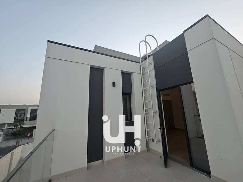 CORNER HUG PLOT SINGAL ROW VACANT UNIT - Image 9