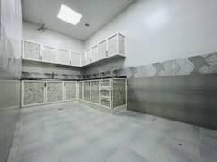 شقة في مدينة خليفة 1 غرفة 60000 درهم - 13965039