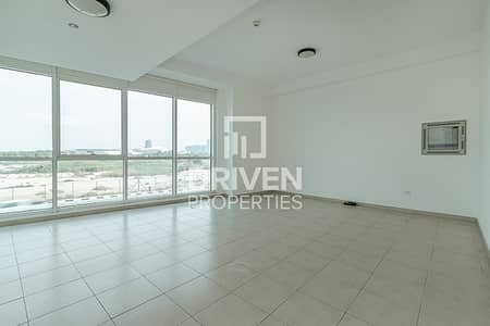 Spacious and Well-priced| Prime Location Spacious and Well-priced| Prime Location