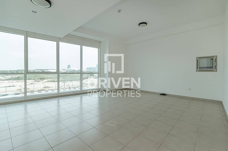 Spacious and Well-priced| Prime Location Spacious and Well-priced| Prime Location