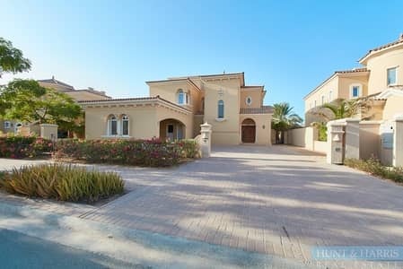 Modern Emaar Vila - Spacious inside and out Modern Emaar Vila - Spacious inside and out