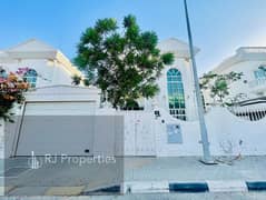 فیلا في مركز الغانم التجاري،شرقان 4 غرف 98000 درهم - 13964531