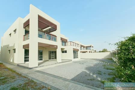 Beachfront living at an attractive price Beachfront living at an attractive price