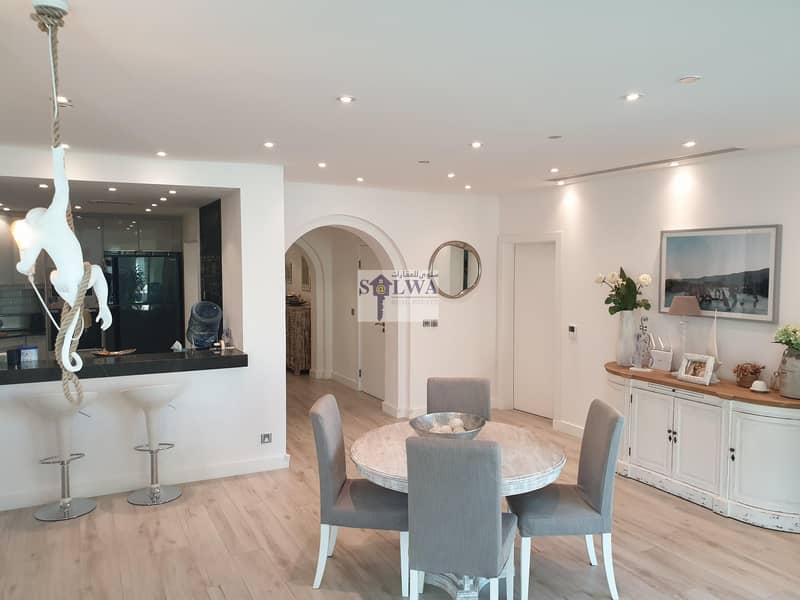 An Elegantly renovated 3 Bedroom with a view of the Sea and the Community An Elegantly renovated 3 Bedroom with a view of the Sea and the Community