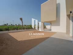 فيلا جديدة باطلالة كاملة على الغولف | على صف واحد