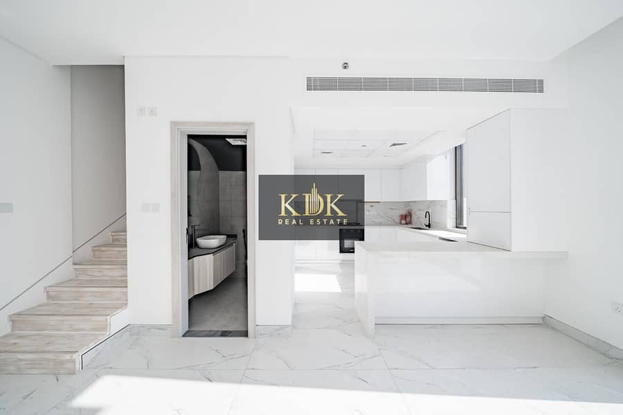 2Br+Duplex | Community View | Prime Location - Image 7