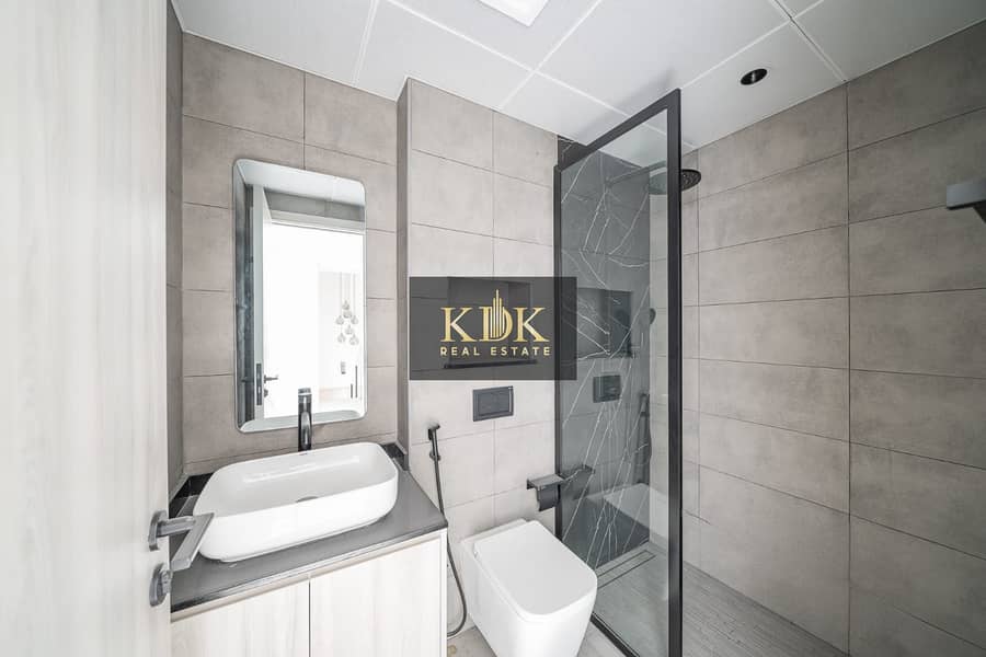 2Br+Duplex | Community View | Prime Location - Image 10