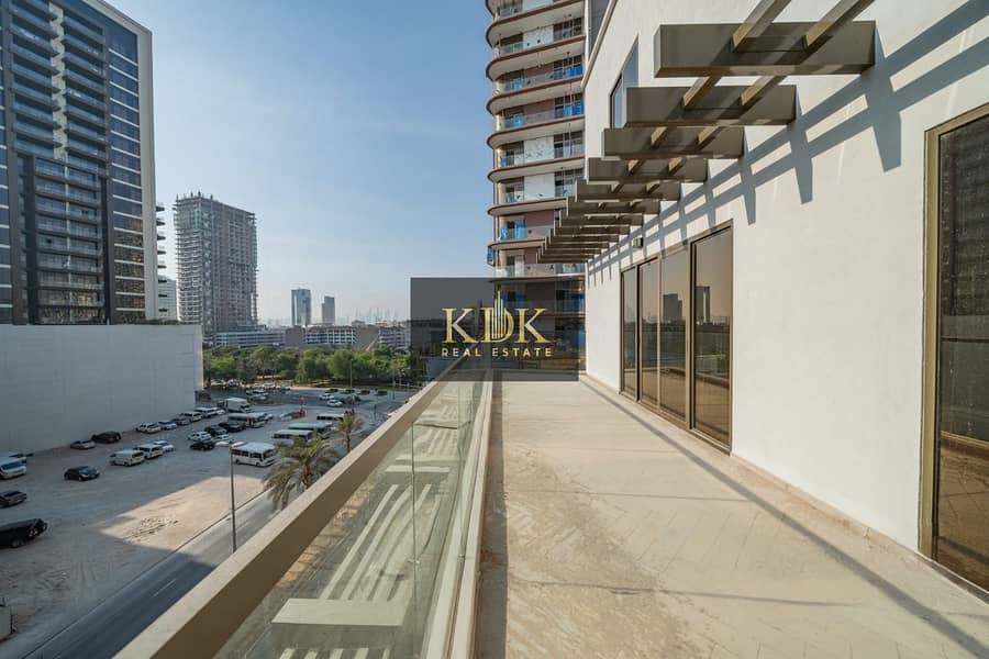 2Br+Duplex | Community View | Prime Location - Image 14