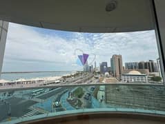 شقة في شارع الكورنيش 3 غرف 150000 درهم - 13972047